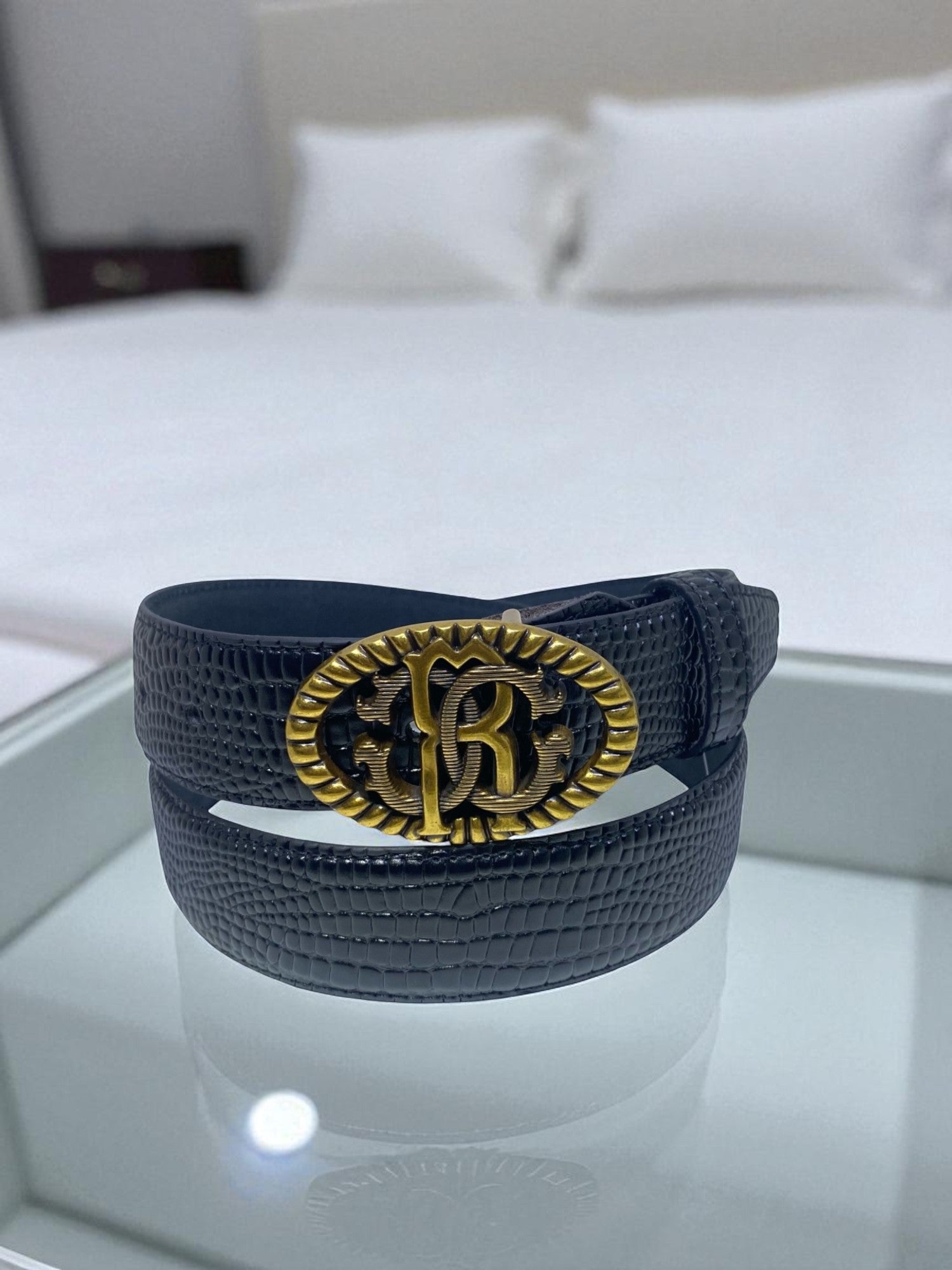 RobrtoCvli Executive Leather Belt – Classic Formal Look